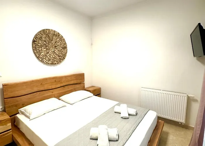 Rhodes 365 * Sgourou